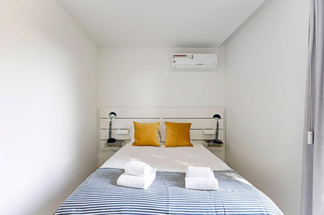 Stylish Flat W/ Gym & Parking By Lovelystay Porto Bagian luar foto